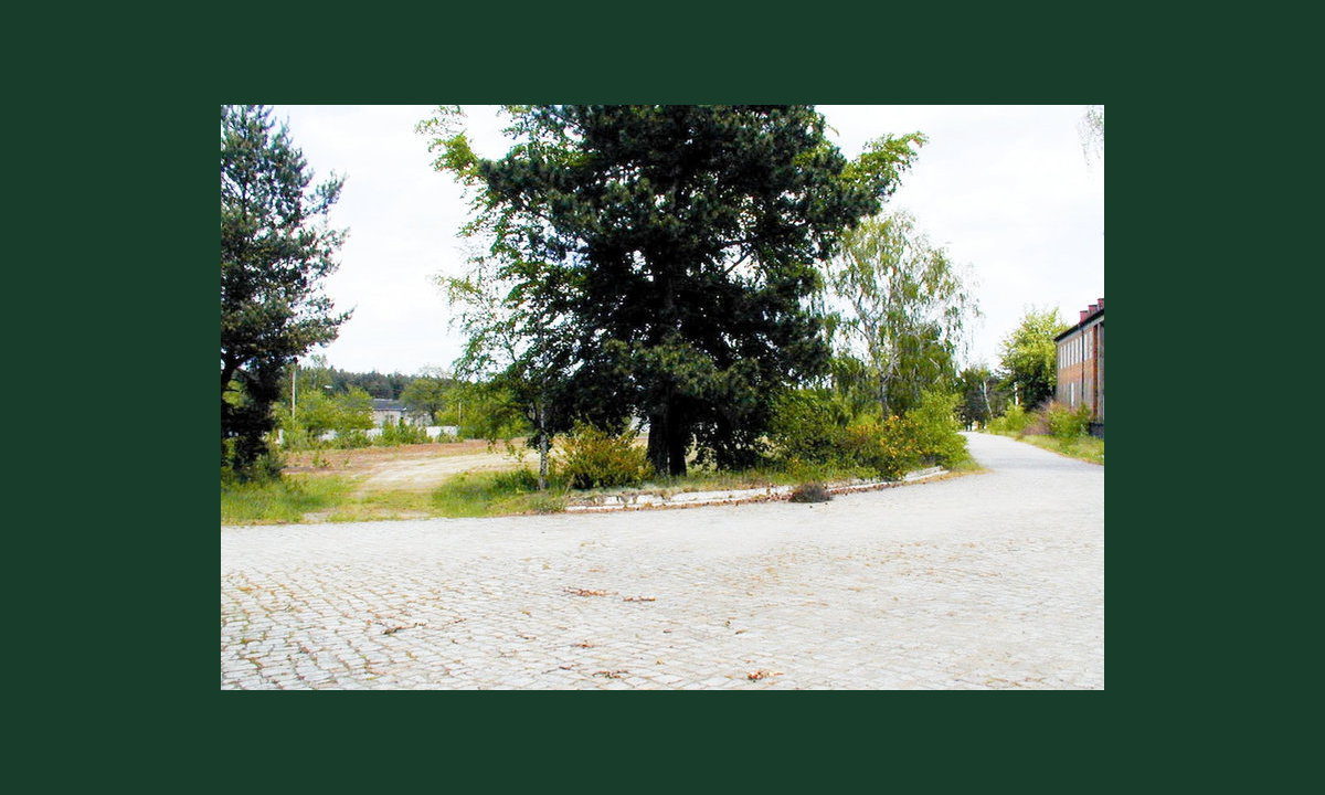 Links war der Exerzierplatz